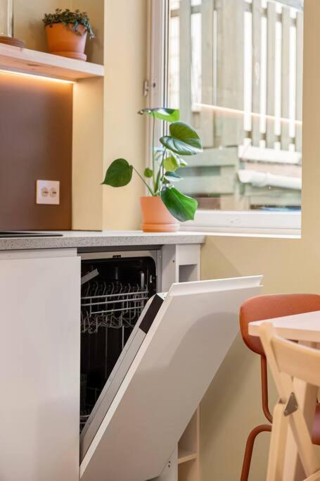 Fresh Studio Apartment, A Short Walk From Bryggen Bergen Bagian luar foto