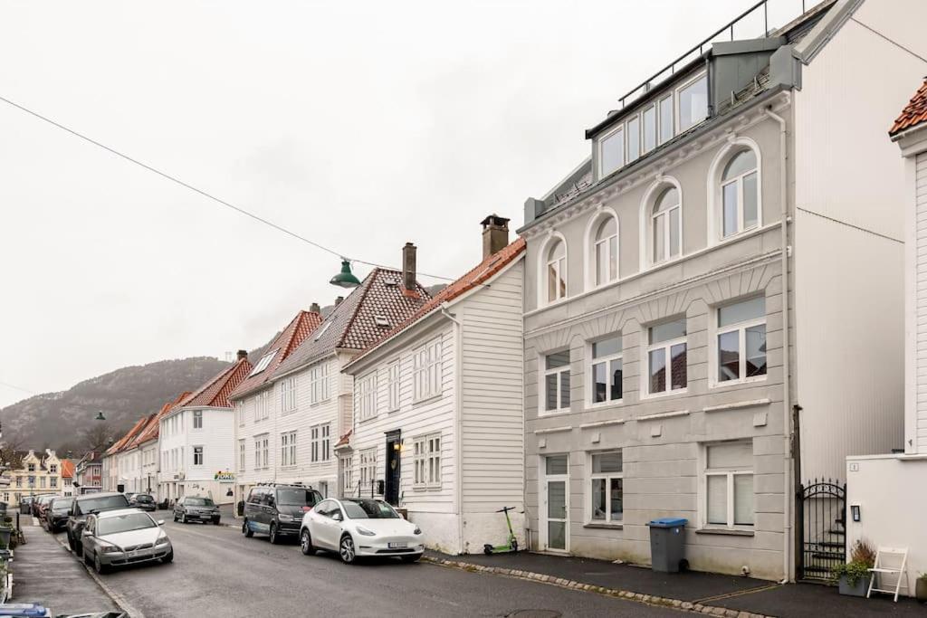 Fresh Studio Apartment, A Short Walk From Bryggen Bergen Bagian luar foto